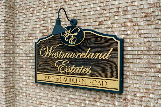 Community amenities at Westmoreland Estates Huntington WV, featuring laundry, 24/7 maintenance, and on-site leasing